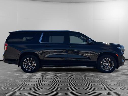 Black 2024 Chevrolet Suburban LT