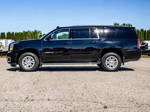 Onyx Black 2019 GMC Yukon XL SLT