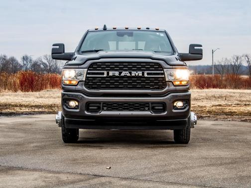 2024 RAM 3500 Big Horn Crew Cab 4x4 8' Box