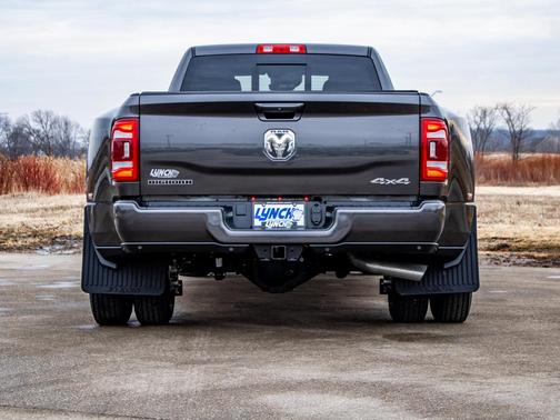 2024 RAM 3500 Big Horn Crew Cab 4x4 8' Box