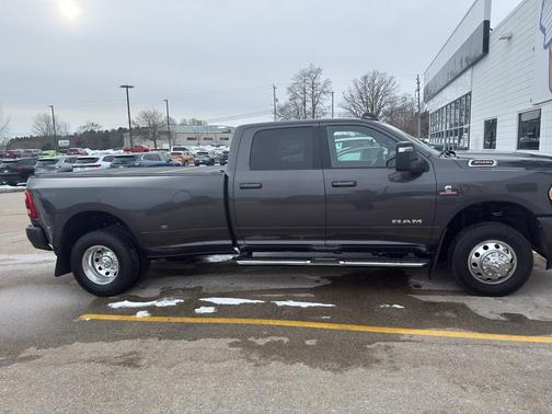 2024 RAM 3500 Big Horn Crew Cab 4x4 8' Box