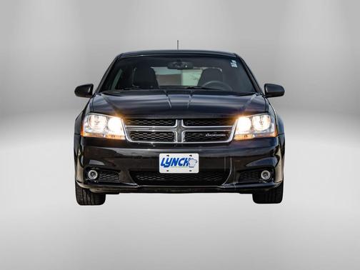 Brilliant Black Crystal Pearlcoat 2011 Dodge Avenger Lux