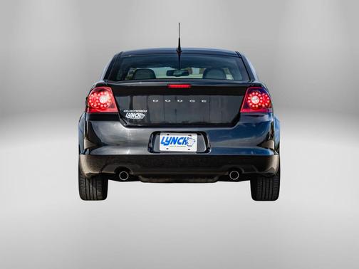 Brilliant Black Crystal Pearlcoat 2011 Dodge Avenger Lux