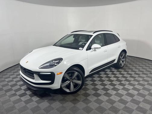 White 2024 Porsche Macan