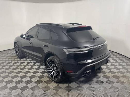 2025 Porsche Macan 