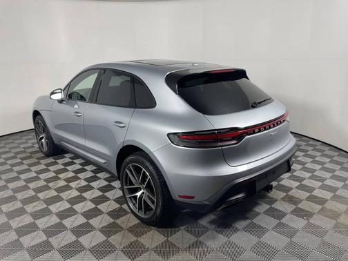 2025 Porsche Macan 