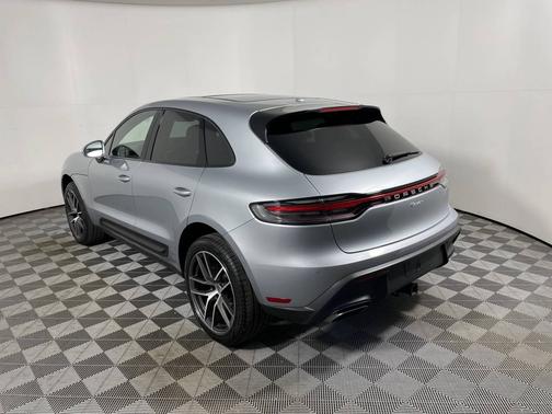 2025 Porsche Macan 