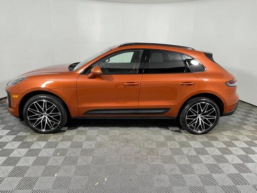 Papaya Metallic 2022 Porsche Macan
