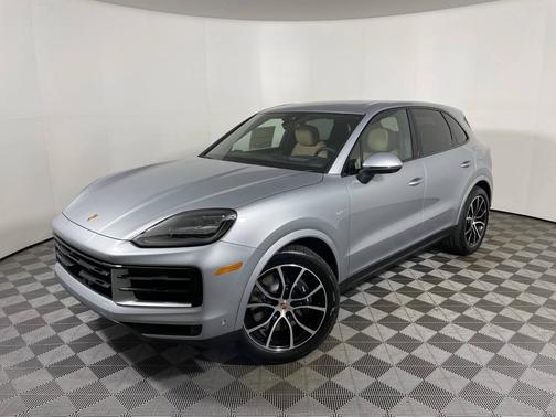 Dolomite Silver Metallic 2026 Porsche Cayenne