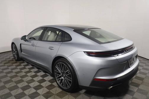 2026 Porsche Panamera 