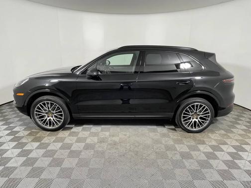 2023 Porsche Cayenne 