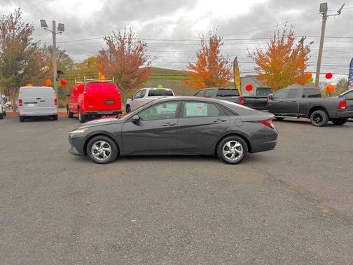 2021 Hyundai ELANTRA SE