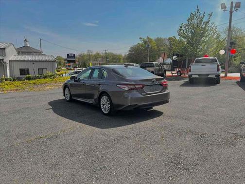2020 Toyota Camry Hybrid XLE