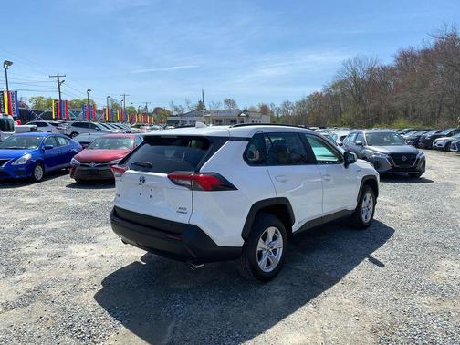 Super White 2021 Toyota RAV4 Hybrid XLE