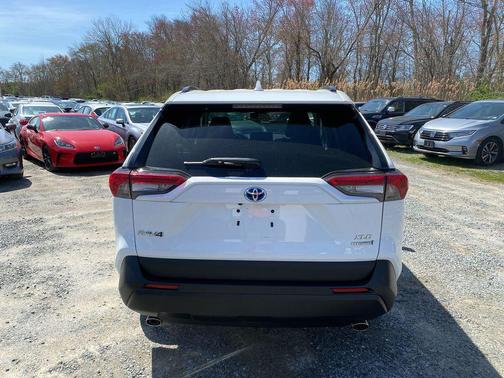 Super White 2021 Toyota RAV4 Hybrid XLE