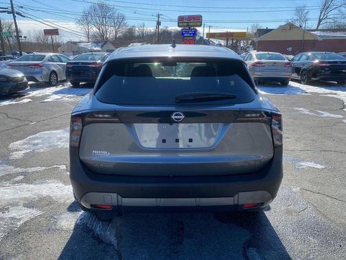 2025 Nissan Kicks SV