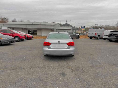 2015 Volkswagen Passat 1.8T Limited Edition