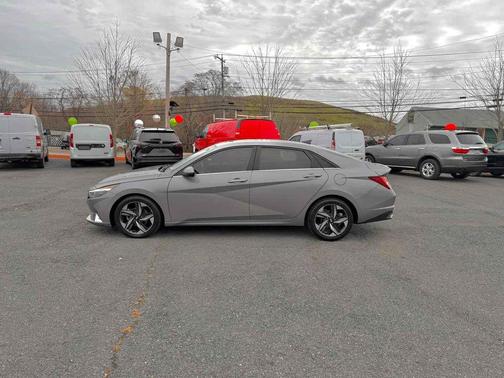 2021 Hyundai ELANTRA SEL