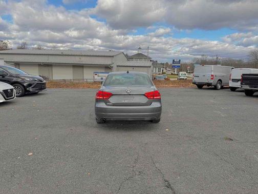 2014 Volkswagen Passat 2.5L SE