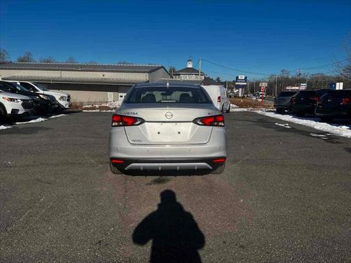 2023 Nissan Versa 1.6 SV