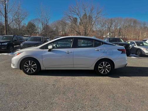 2023 Nissan Versa 1.6 SV