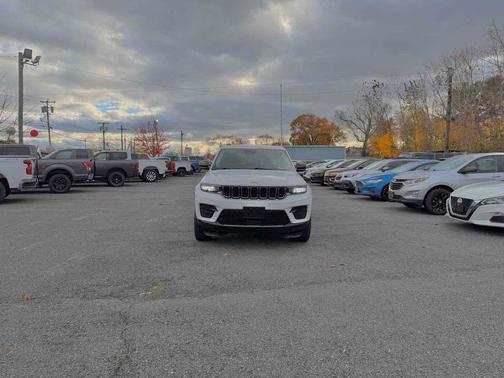 2023 Jeep Grand Cherokee Laredo