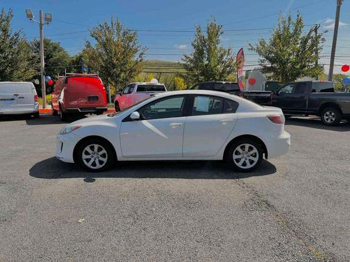 2013 Mazda Mazda3 i SV