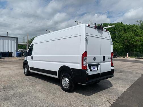 Bright White Clearcoat 2024 RAM ProMaster 2500 Tradesman