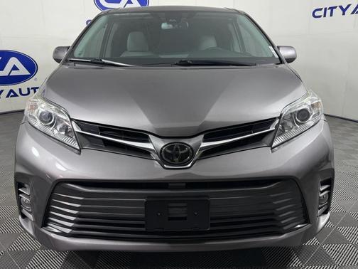 2019 Toyota Sienna XLE