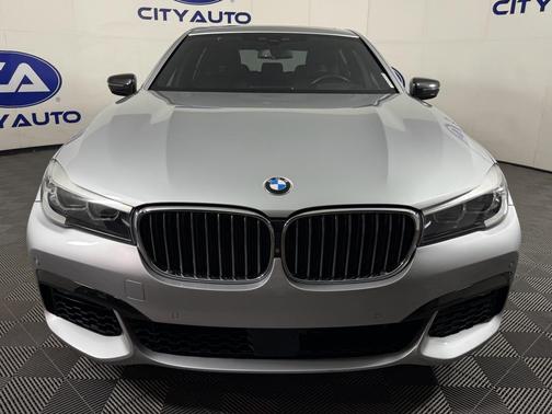 2016 BMW 740 740i