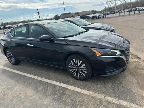 2025 Nissan Altima SV FWD