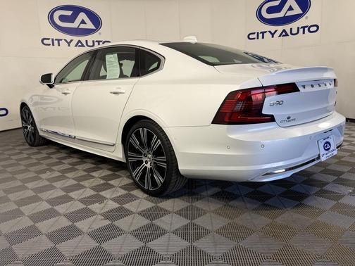 2023 Volvo S90 B6 Plus