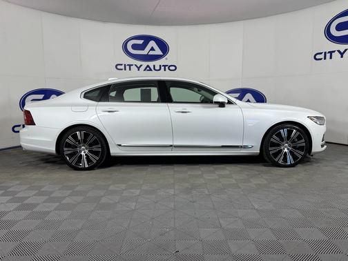 2023 Volvo S90 B6 Plus