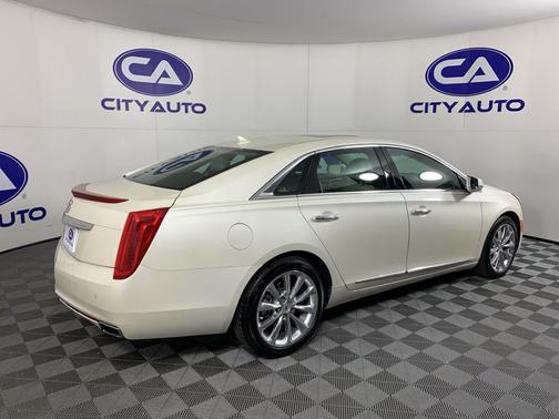 White Diamond Tricoat 2013 Cadillac XTS Premium