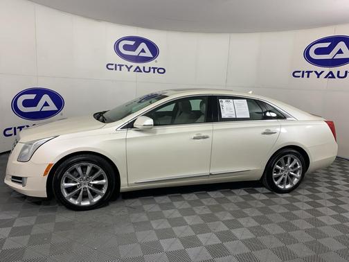 White Diamond Tricoat 2013 Cadillac XTS Premium