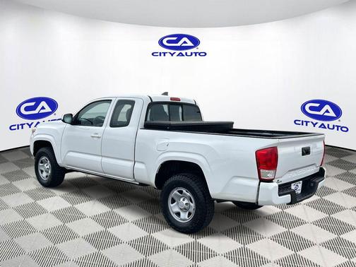 2017 Toyota Tacoma SR