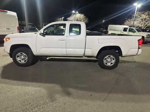 2017 Toyota Tacoma SR