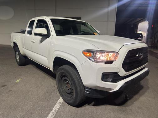 2017 Toyota Tacoma SR