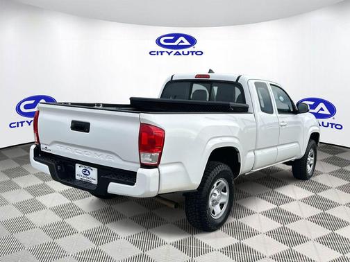 2017 Toyota Tacoma SR