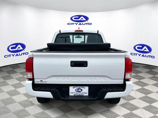 2017 Toyota Tacoma SR