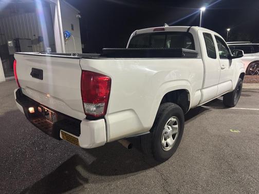 2017 Toyota Tacoma SR