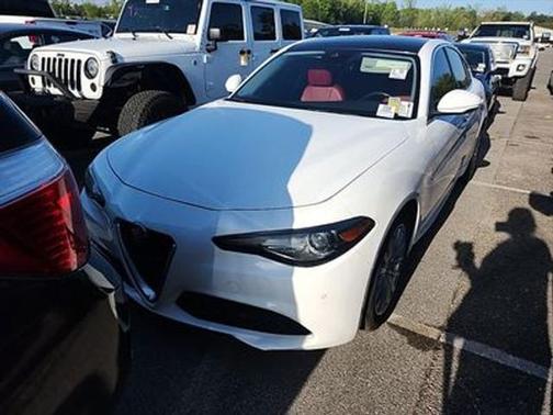 2021 Alfa Romeo Giulia Base