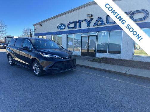 2024 Toyota Sienna LE