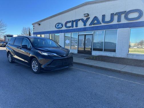 2024 Toyota Sienna LE