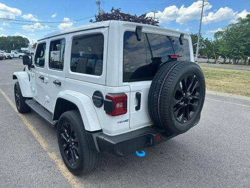 Bright White Clearcoat 2023 Jeep Wrangler 4xe Sahara