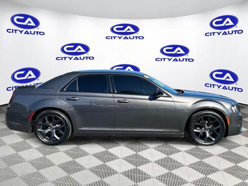2021 Chrysler 300 Touring