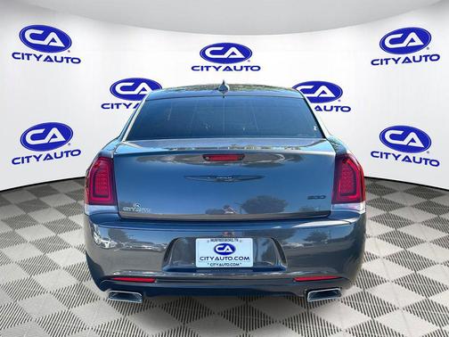 2021 Chrysler 300 Touring
