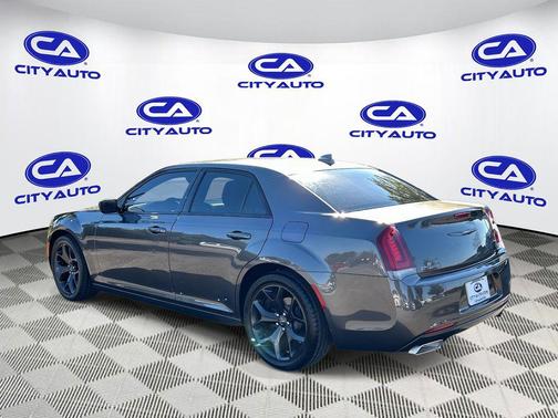 2021 Chrysler 300 Touring