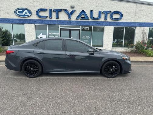 Underground 2025 Toyota Camry SE