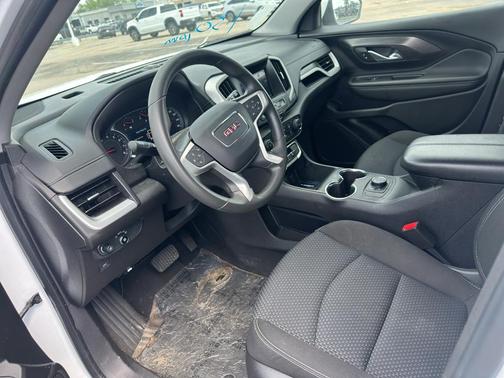 Summit White 2022 GMC Terrain SLE